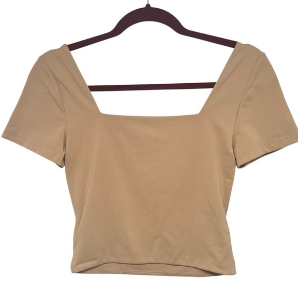 Babaton Contour Aritzia Nude Tan Stretch Short Sleeve Crop Top Women’s Medium - Picture 5 of 9